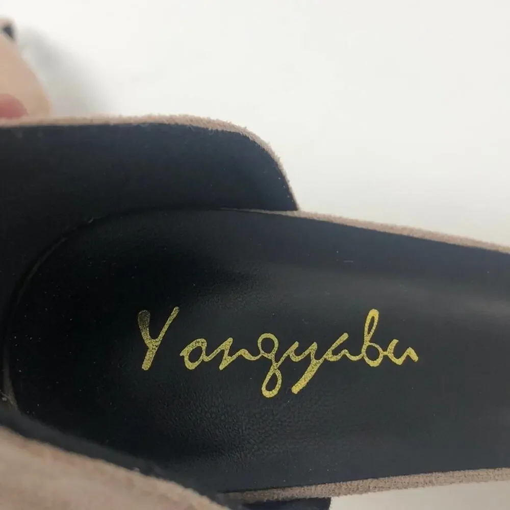 $10 SALE! Yongyabu women’s 8 faux suede mauve platform heels